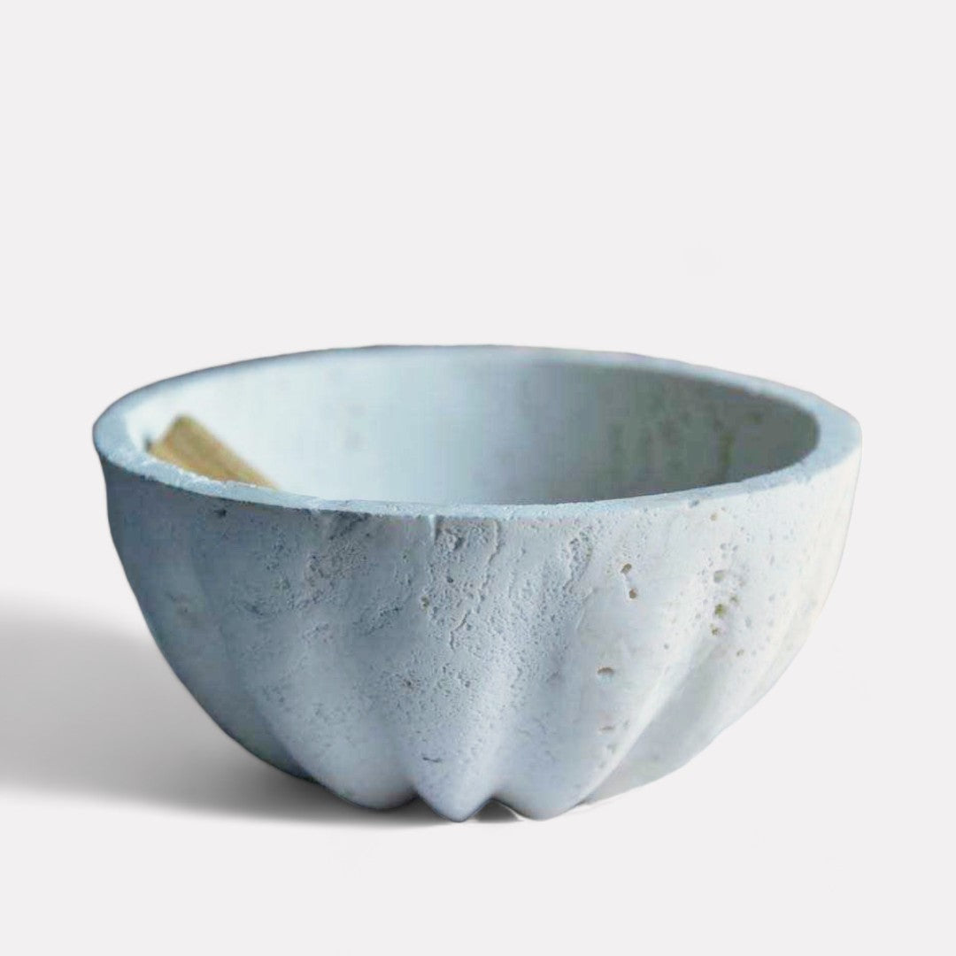 Corona Borealis, White Travertine mid-size bowl, curvilinear-edged Detail