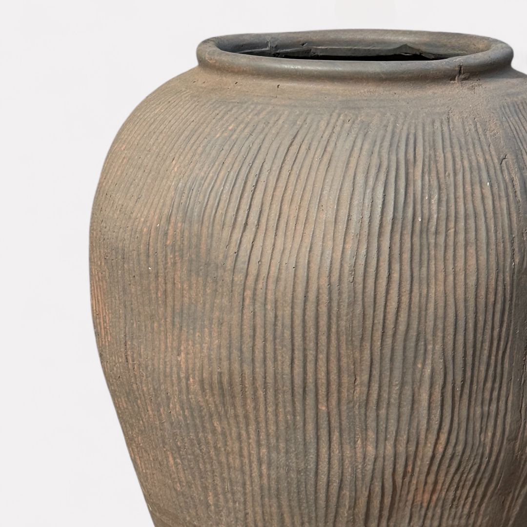 Pompeii Terranova, Fiber Clay Vessel in Antique Umber 14.1"D x 15.7"H