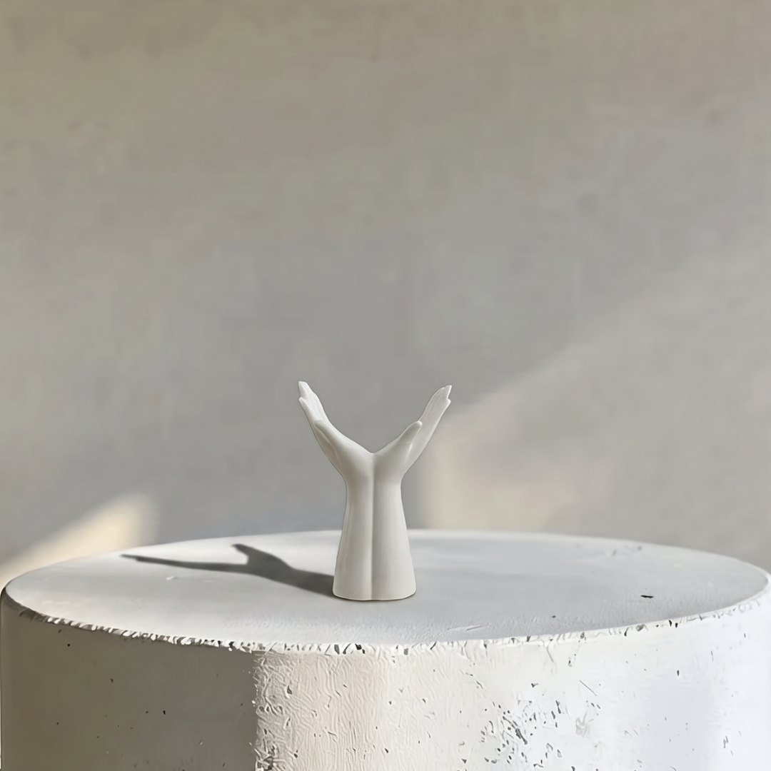 Élan, Ceramic Handcrafted Vase of Grace and Versatility, 4.3"L x 6.1"H
