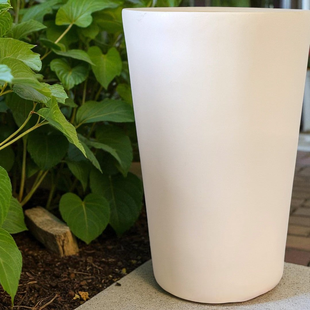 Tahiti Fiber Clay Planter, Hand-painted in White Dove